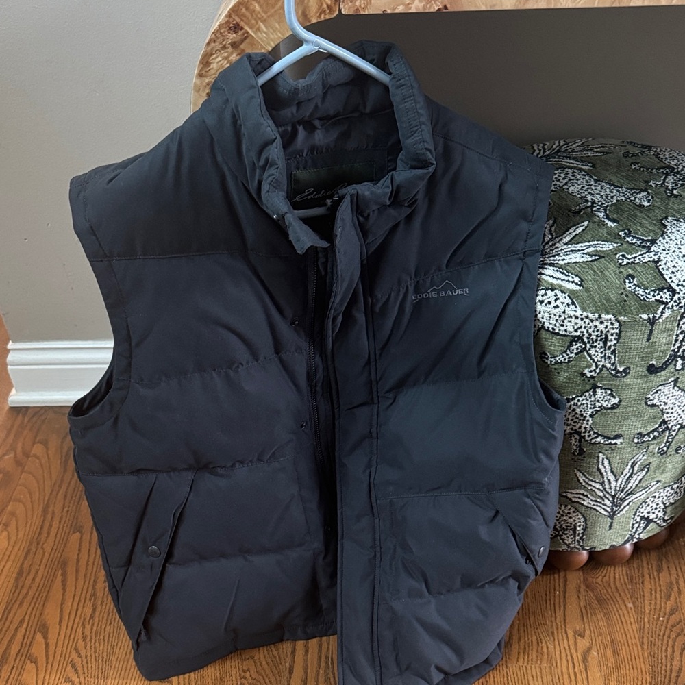 Eddie Bauer Men's Dark Gray Puffer Vest